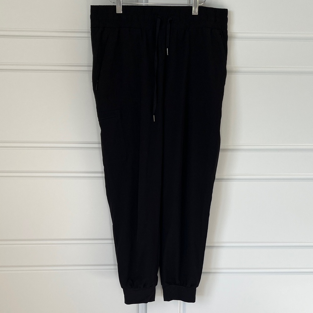 Chico's Black Joggers Size 1.5 (10R) Casual Comfort Pants ✨👖🖤
